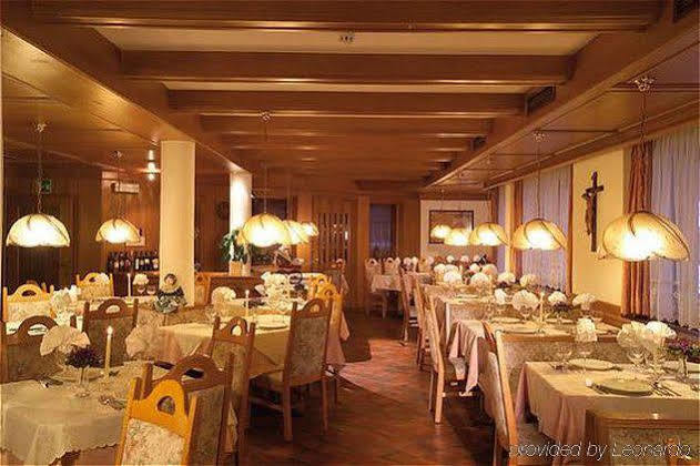 Hotel Auren San Giovanni di Fumes Ristorante foto